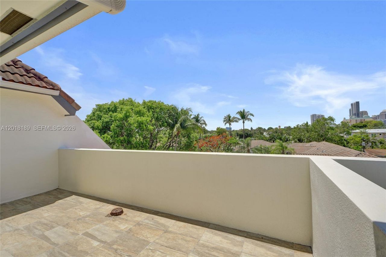 820 NE 7th St, Unit G, Fort Lauderdale, FL 33304 Photo