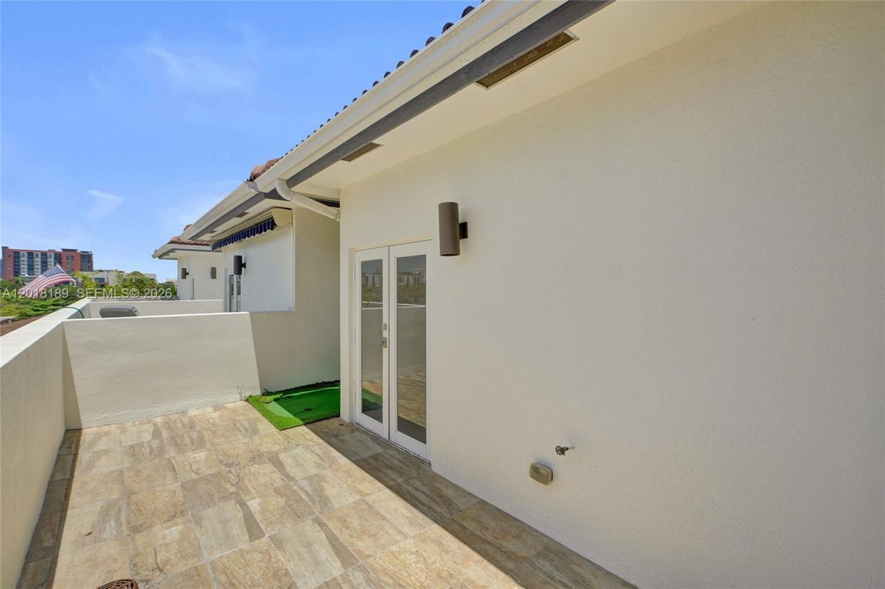 820 NE 7th St, Unit G, Fort Lauderdale, FL 33304 Photo