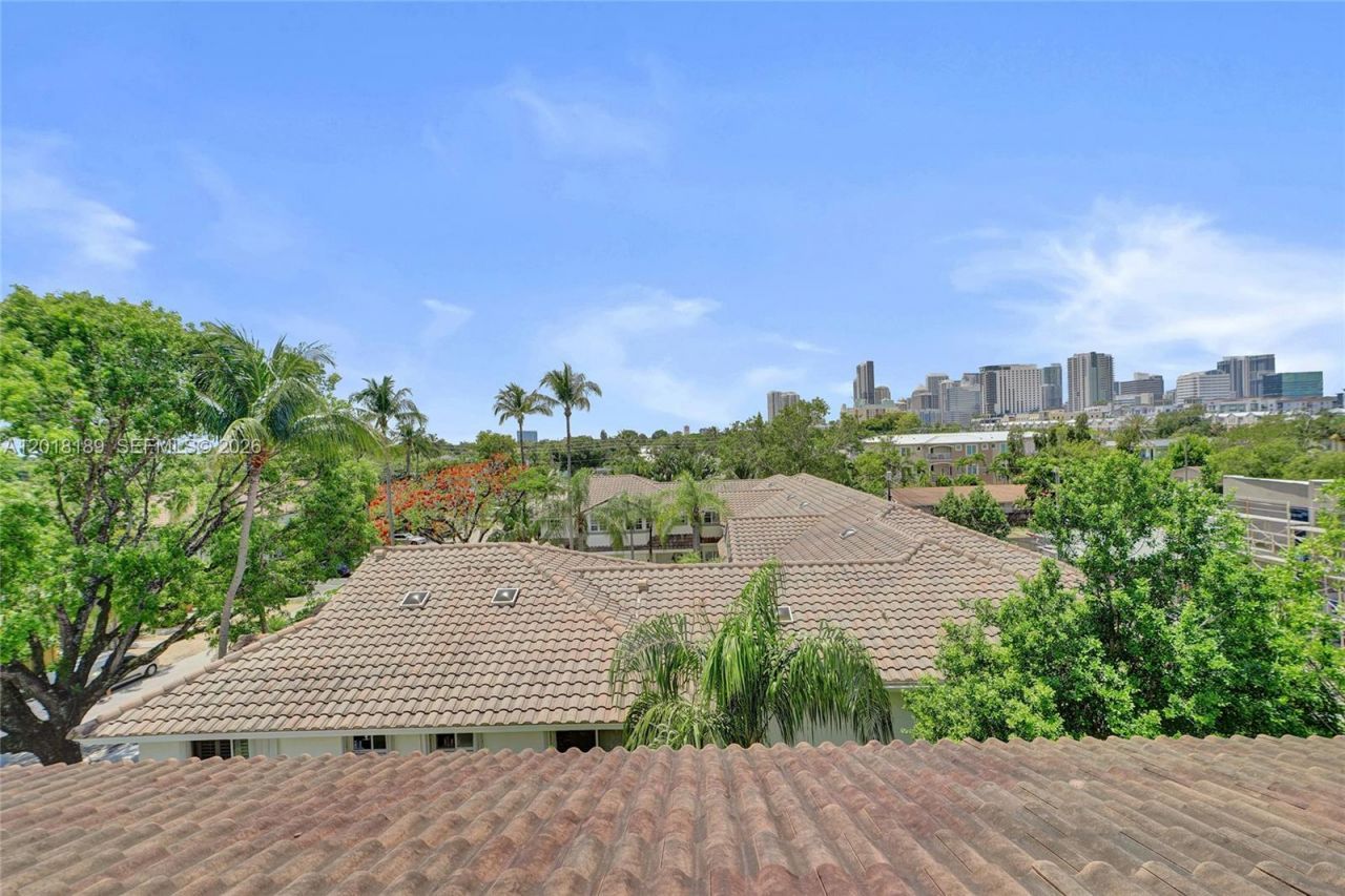 820 NE 7th St, Unit G, Fort Lauderdale, FL 33304 Photo