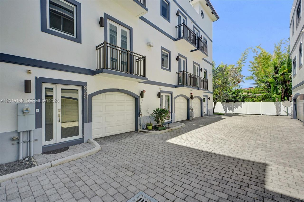 820 NE 7th St, Unit G, Fort Lauderdale, FL 33304 Photo