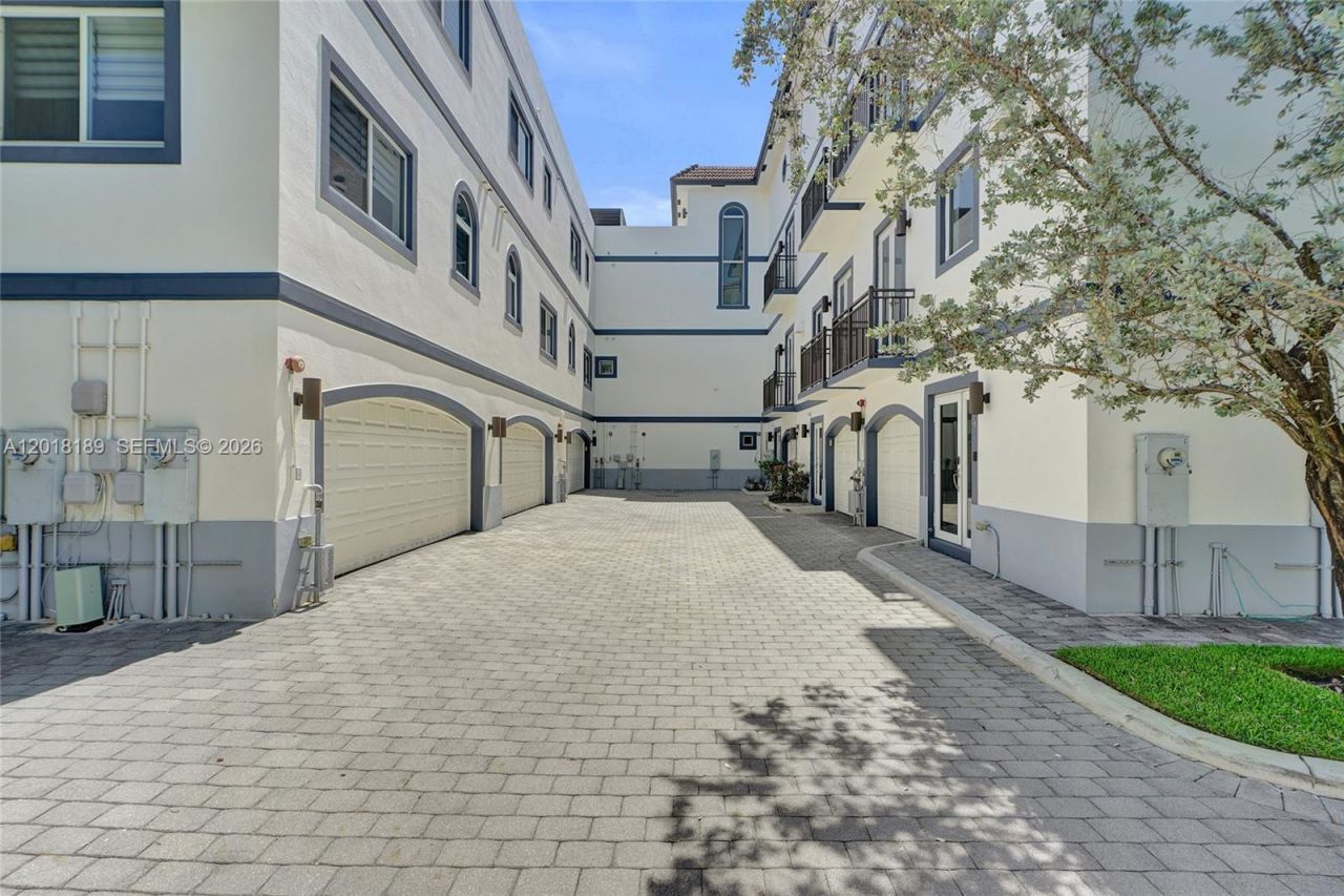 820 NE 7th St, Unit G, Fort Lauderdale, FL 33304 Photo