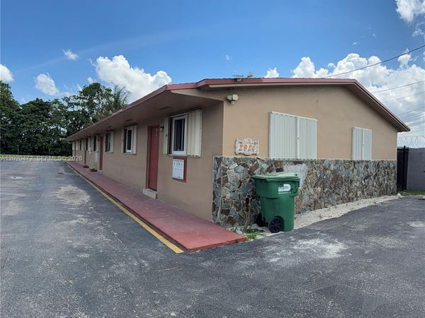 2924 NW 132nd Ter , Unit 3, Opa-Locka, FL 33054