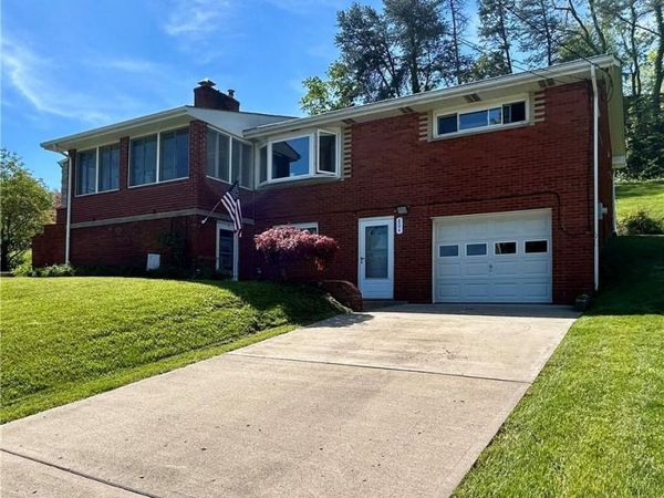 804 Redwood Dr , Mc Donald, PA 15057