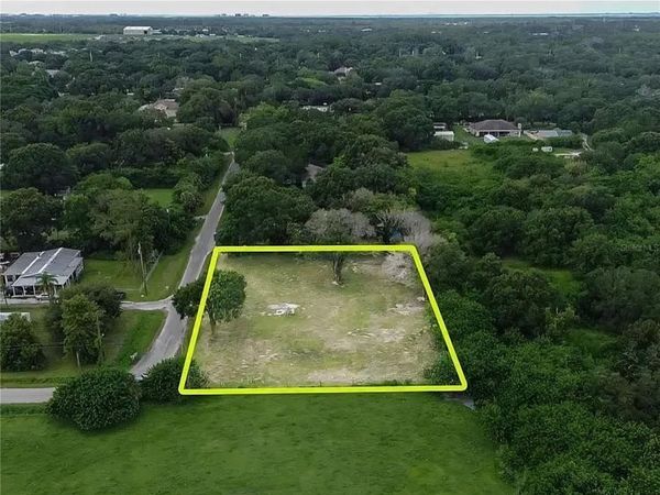 11710 MEADOWDALE DRIVE , TAMPA, FL 33625
