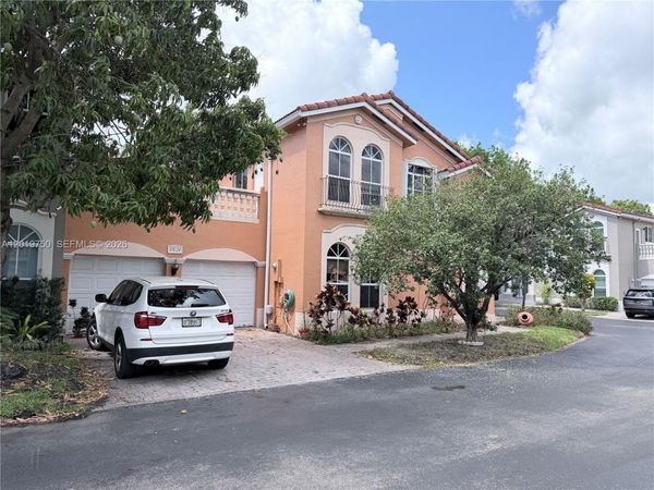 10824 NW 51st Ln , Doral, FL 33178