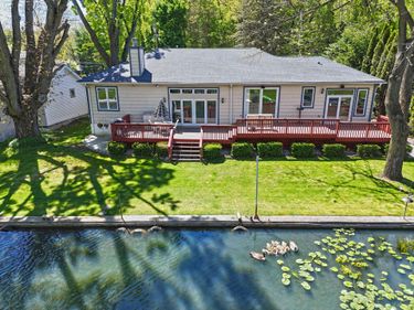 31886 W Lakeshore Drive, Dowagiac, MI 49047