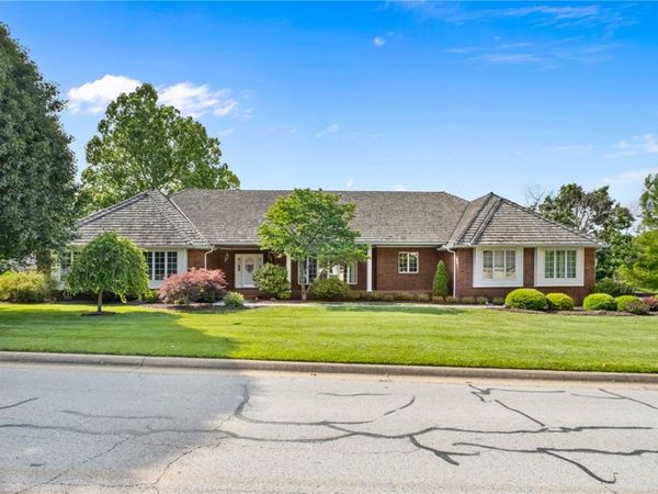 18 W Champions Boulevard, Rogers, AR 72758