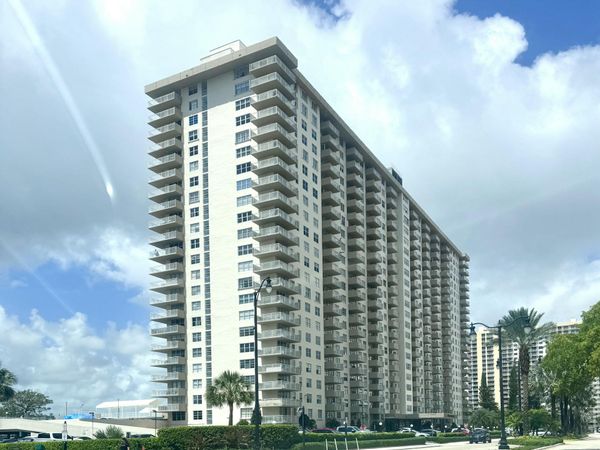 250 174th Street, Unit 2012, Sunny Isles Beach, FL 33160