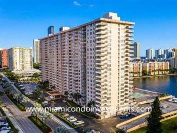 250 174th Street, Unit 2012, Sunny Isles Beach, FL 33160