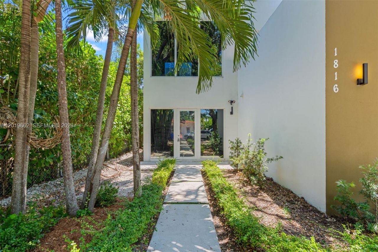 1816 SW 23rd St, Miami, FL 33145 Photo