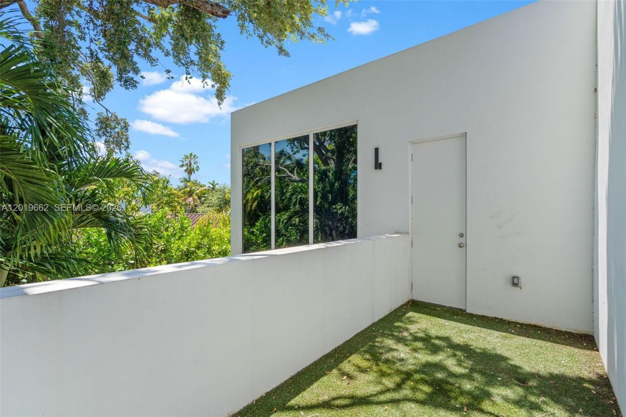 1816 SW 23rd St, Miami, FL 33145 Photo