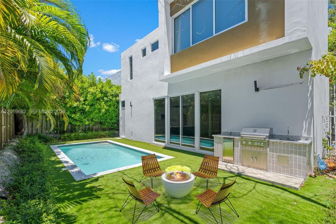 1816 SW 23rd St, Miami, FL 33145 Photo