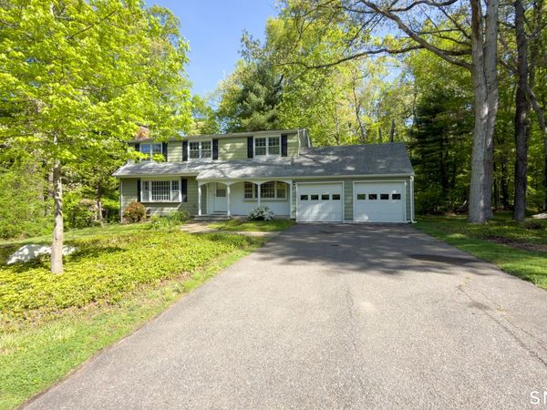 16 Briarwood, Simsbury, CT 06070