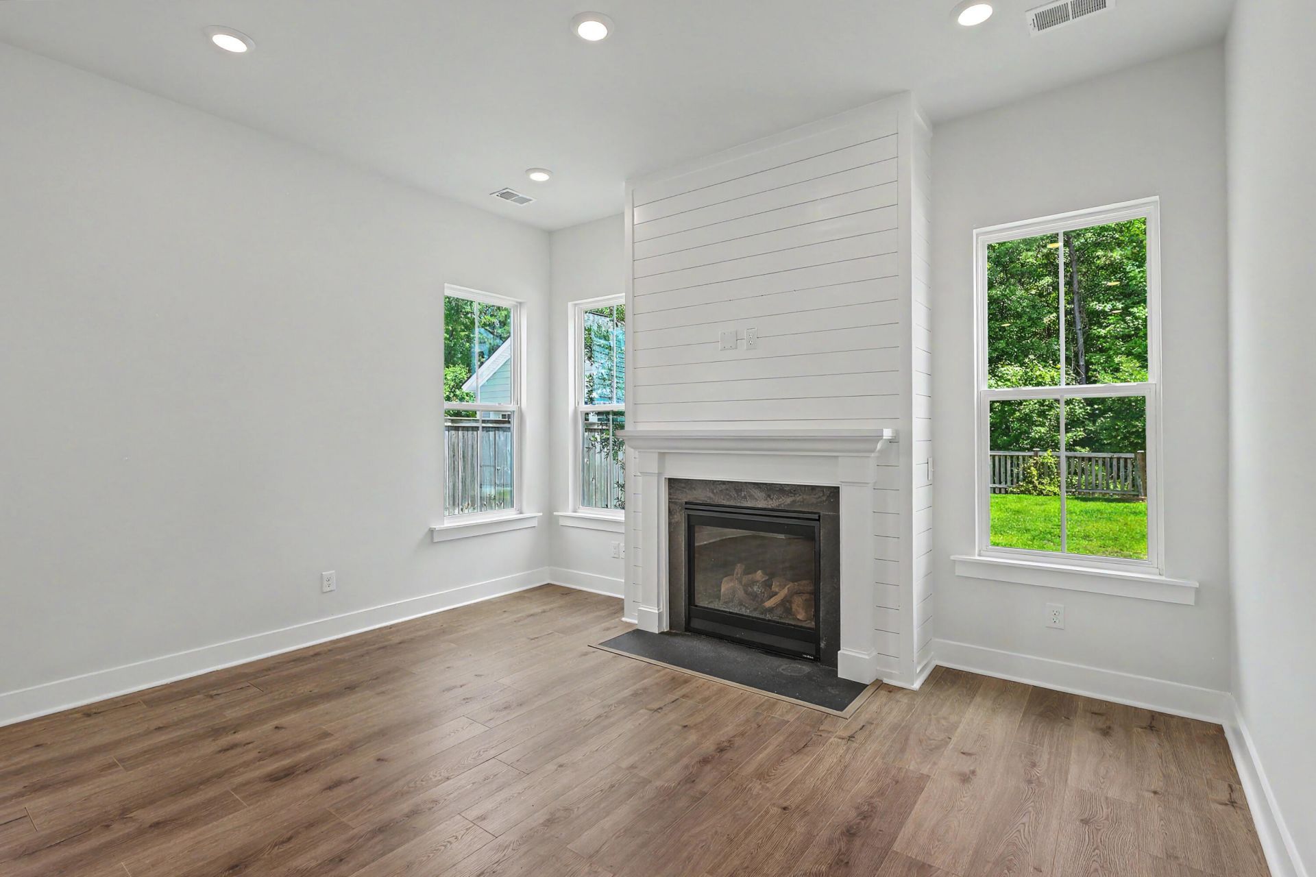 164 Medford Street Photo 17
