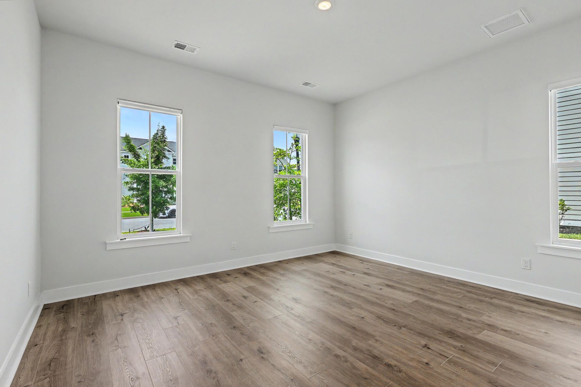 164 Medford Street Photo 21