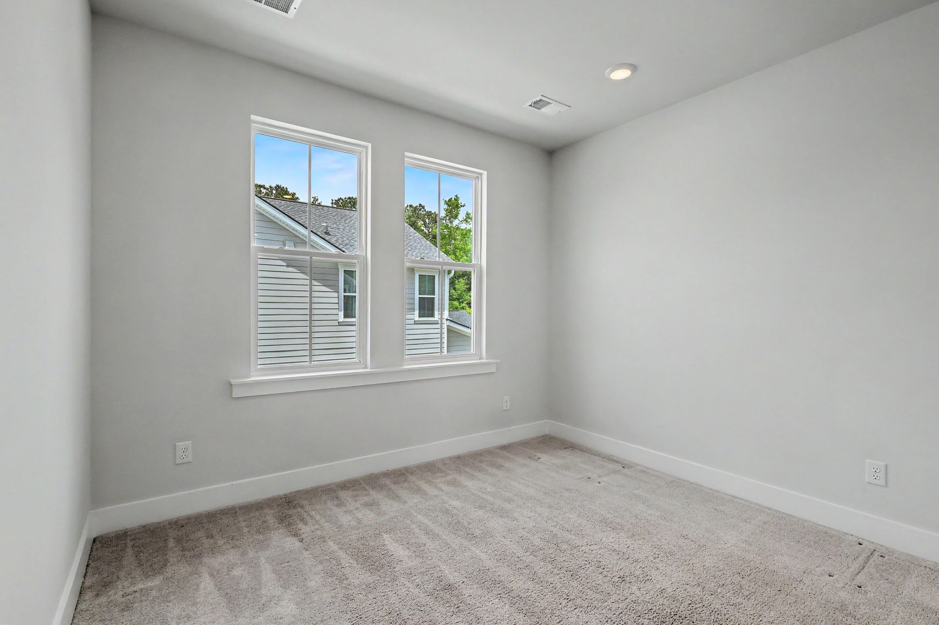 164 Medford Street Photo 29