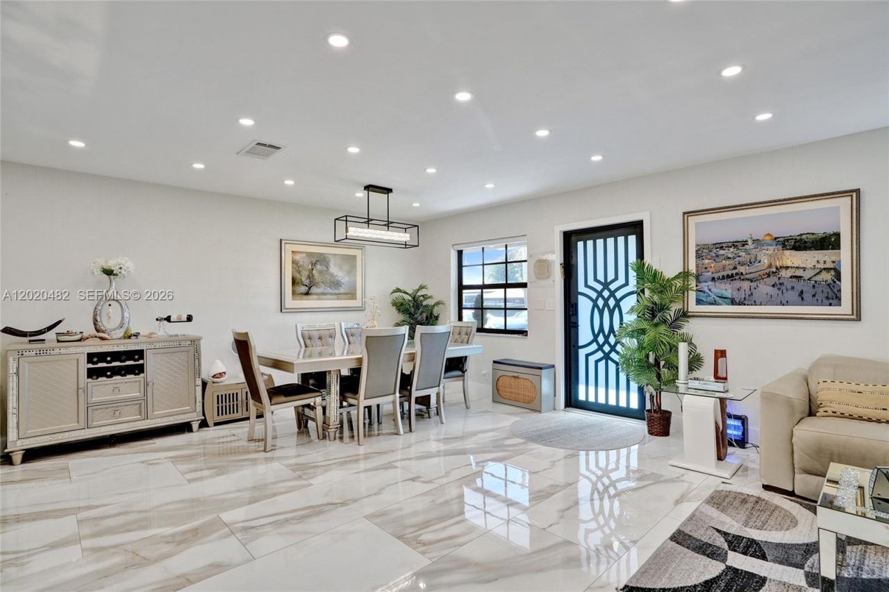 6761 Allen St , Hollywood, FL 33024 Photo