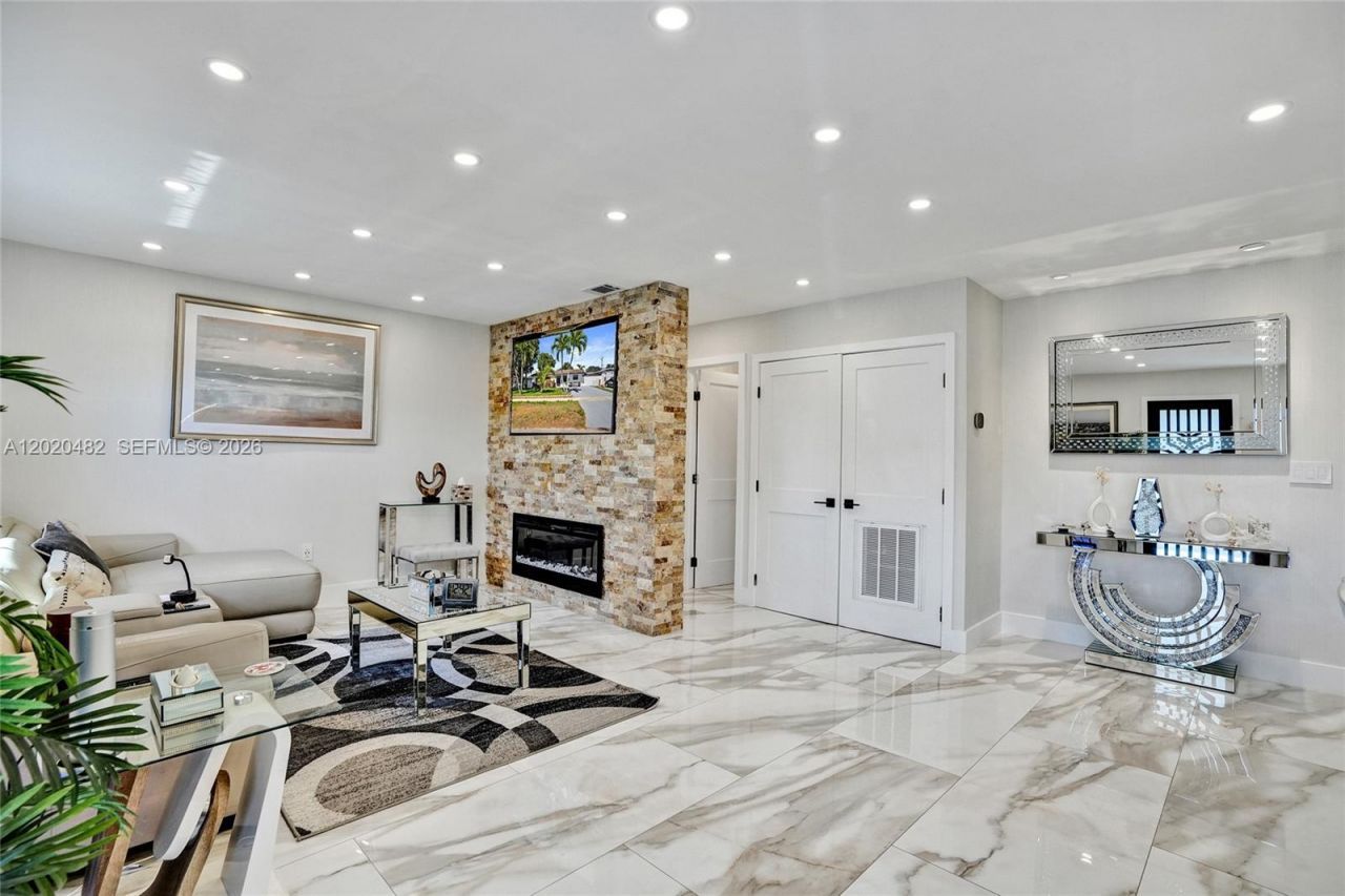 6761 Allen St , Hollywood, FL 33024 Photo