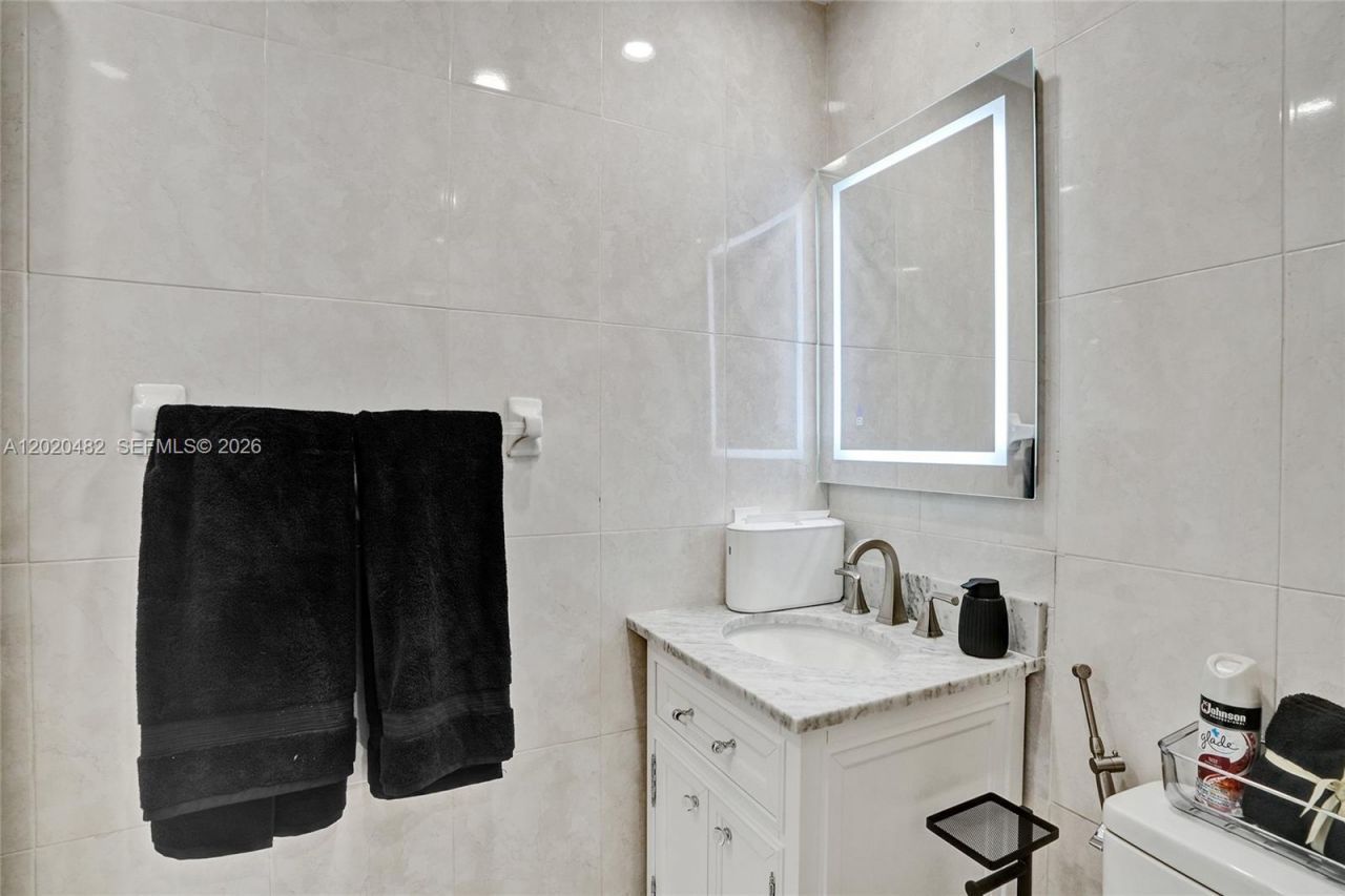 6761 Allen St , Hollywood, FL 33024 Photo