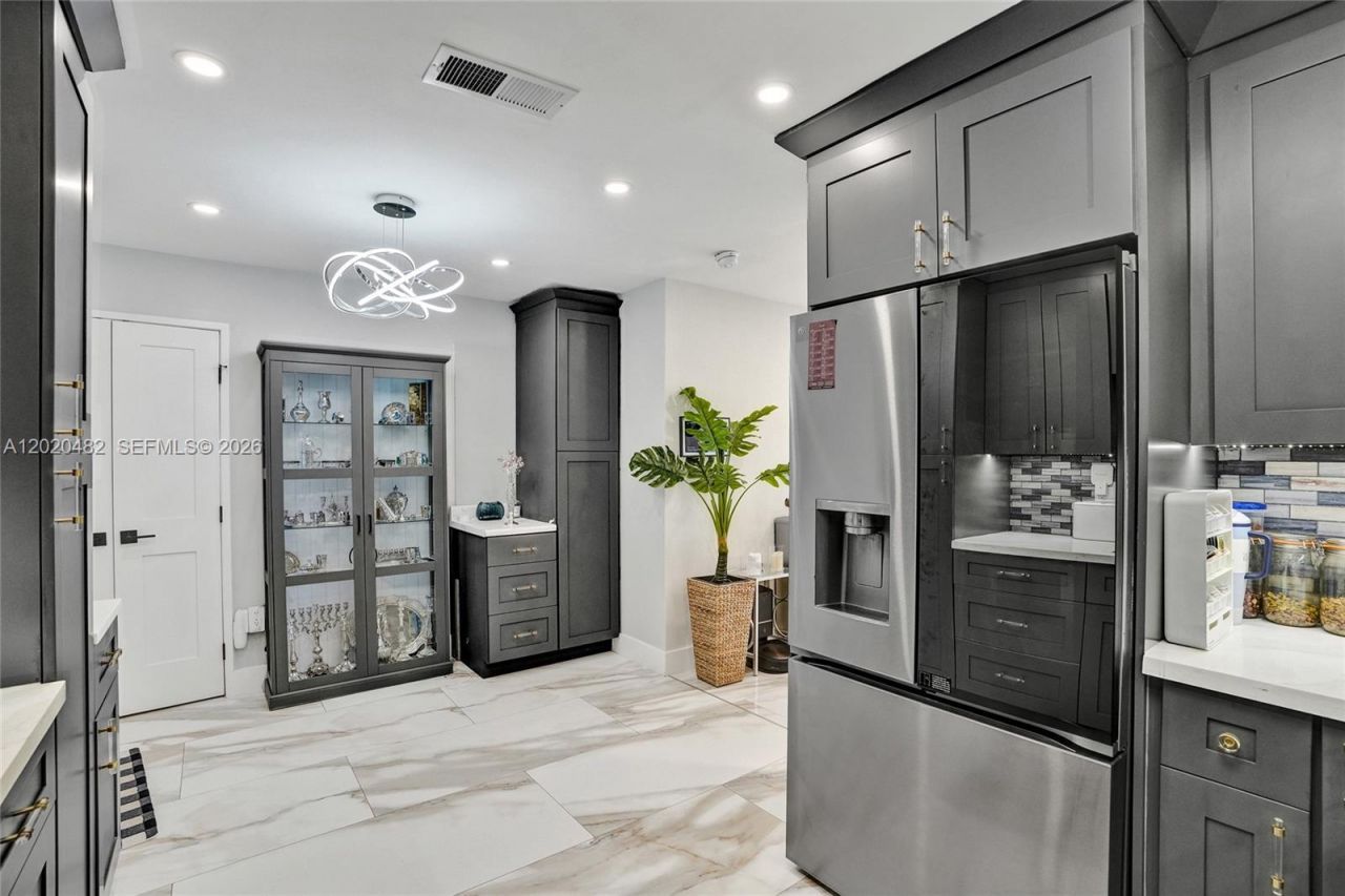 6761 Allen St , Hollywood, FL 33024 Photo