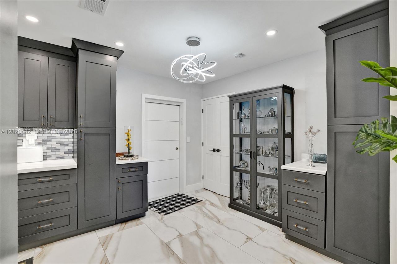 6761 Allen St , Hollywood, FL 33024 Photo
