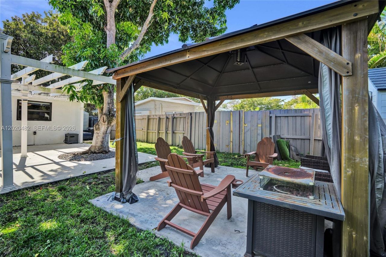 6761 Allen St , Hollywood, FL 33024 Photo