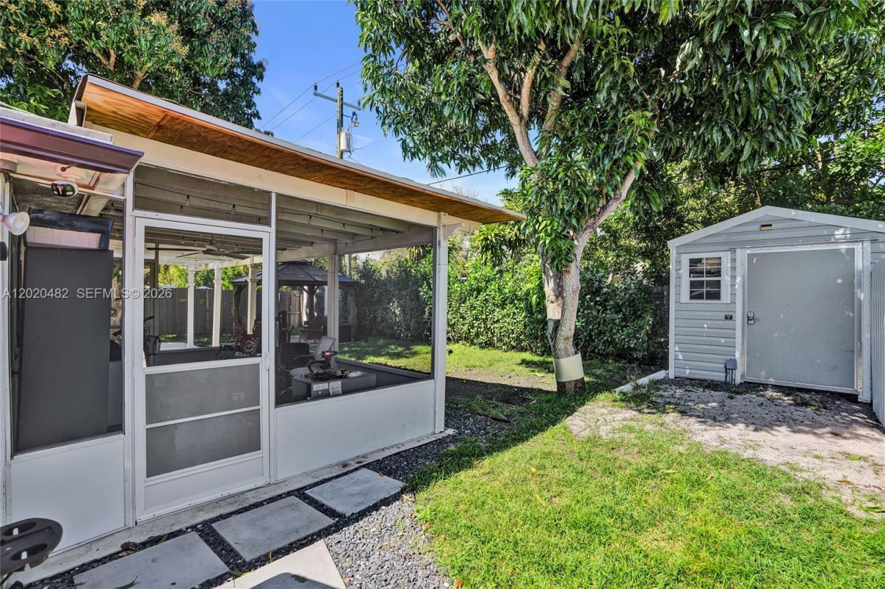 6761 Allen St , Hollywood, FL 33024 Photo