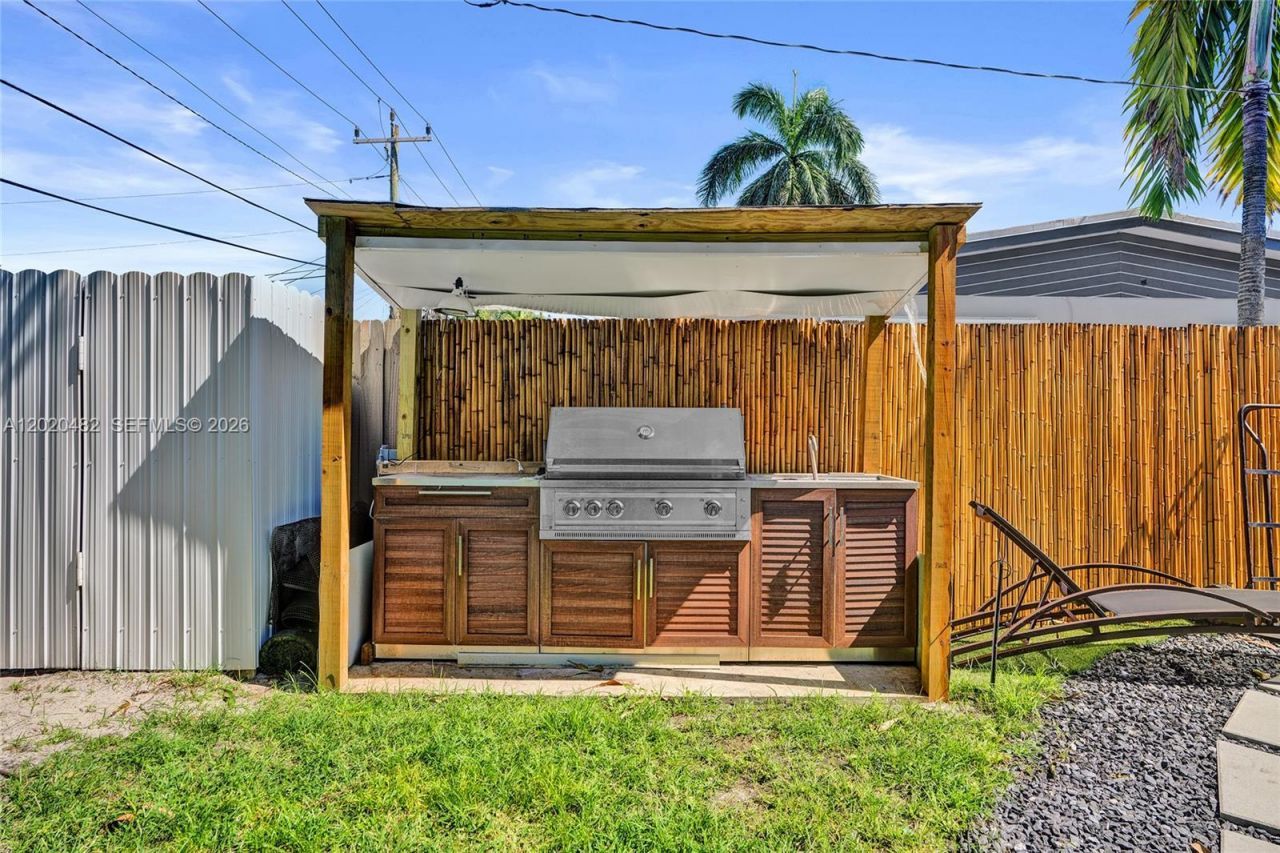 6761 Allen St , Hollywood, FL 33024 Photo