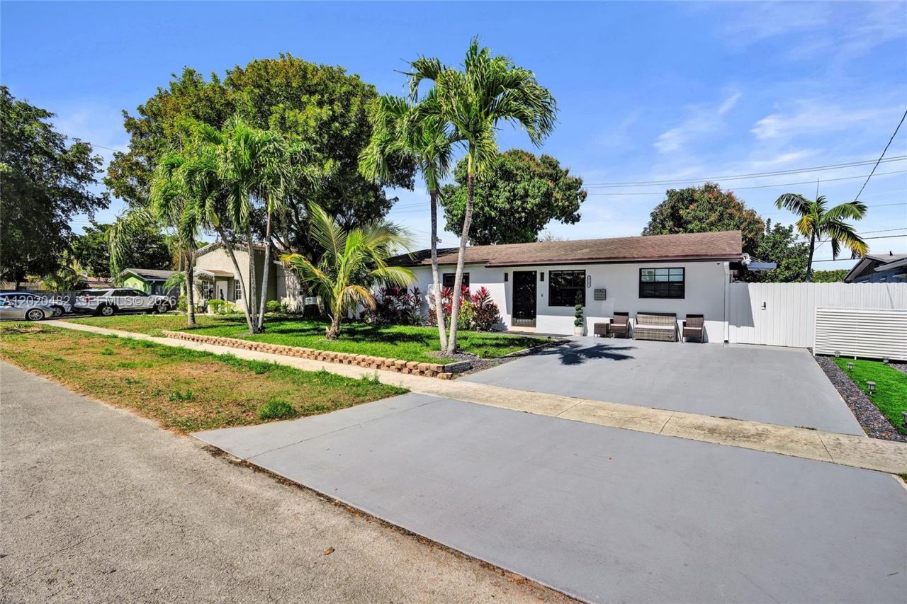 6761 Allen St , Hollywood, FL 33024 Photo