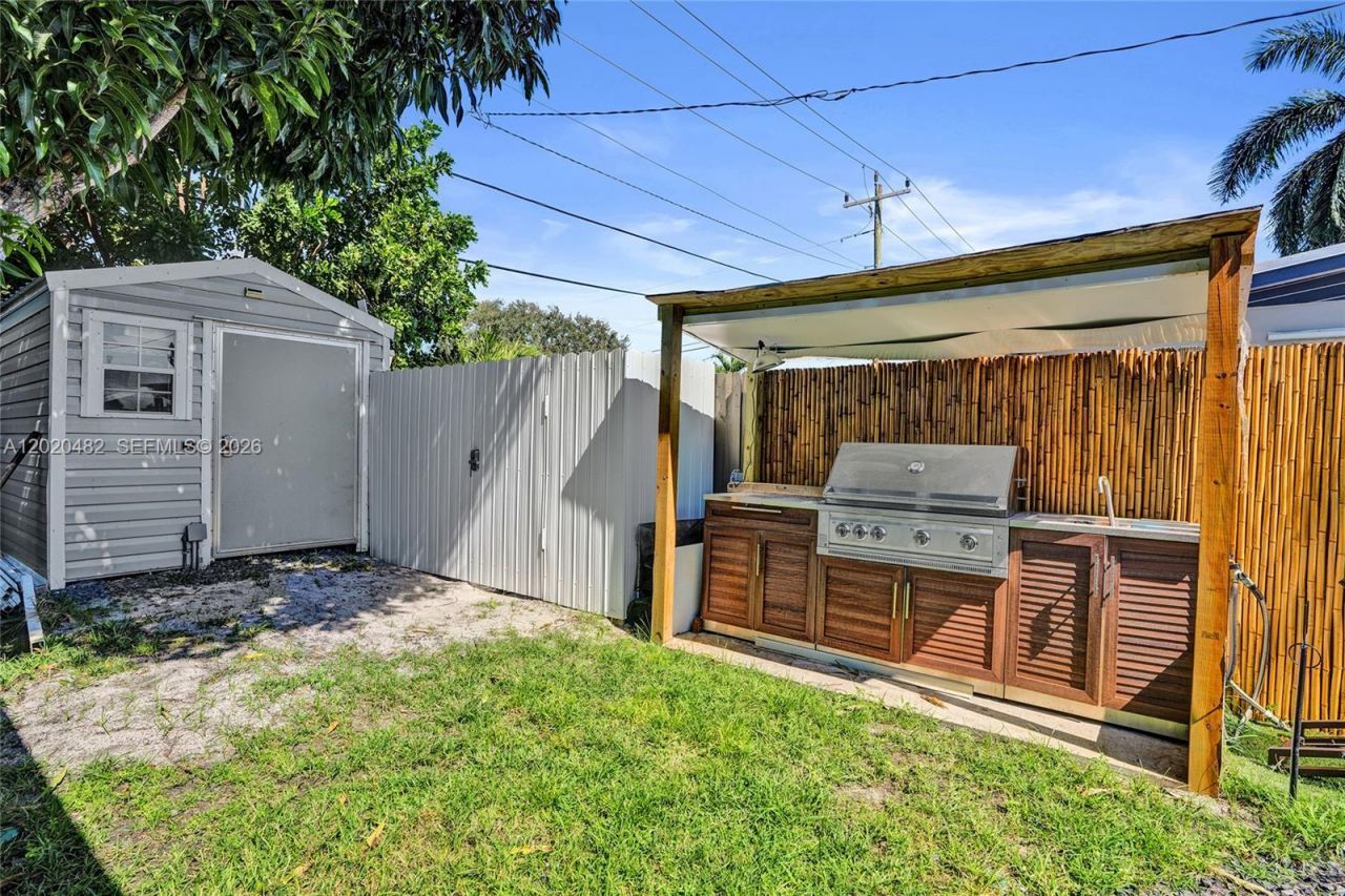 6761 Allen St , Hollywood, FL 33024 Photo