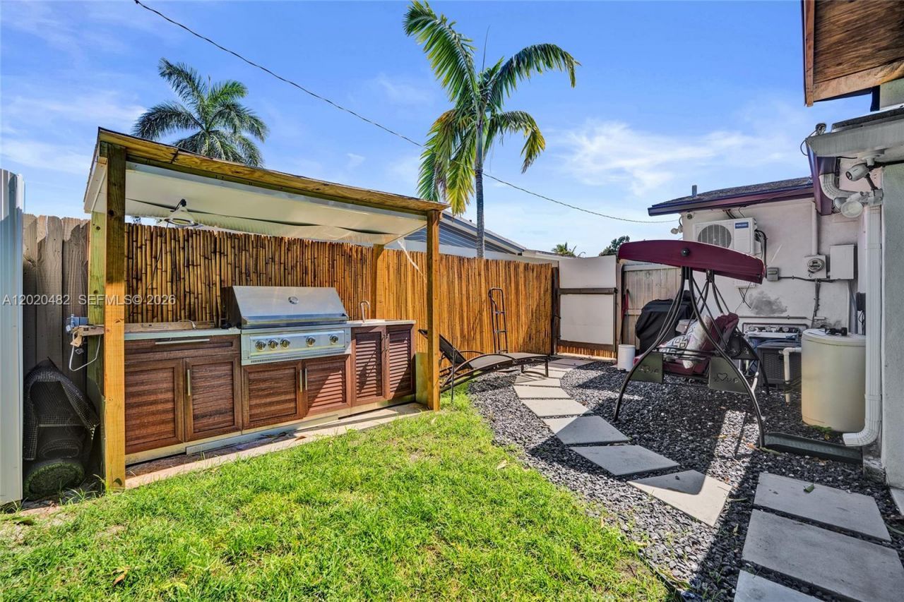 6761 Allen St , Hollywood, FL 33024 Photo