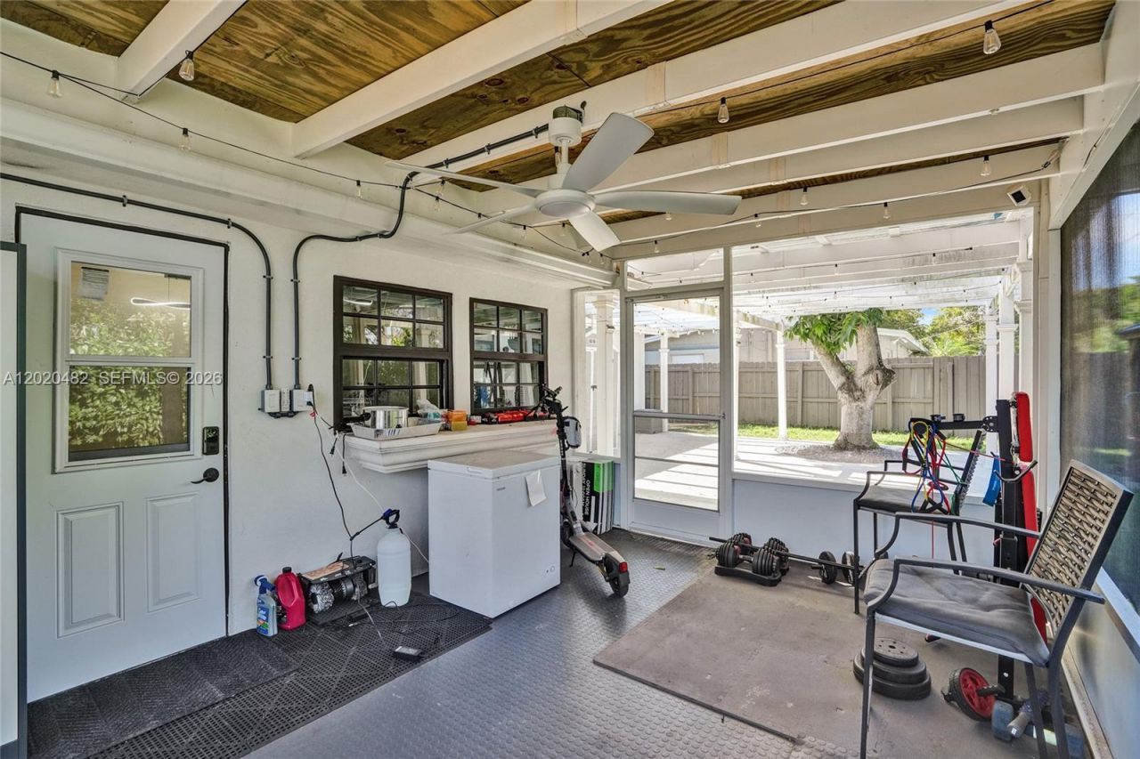 6761 Allen St , Hollywood, FL 33024 Photo