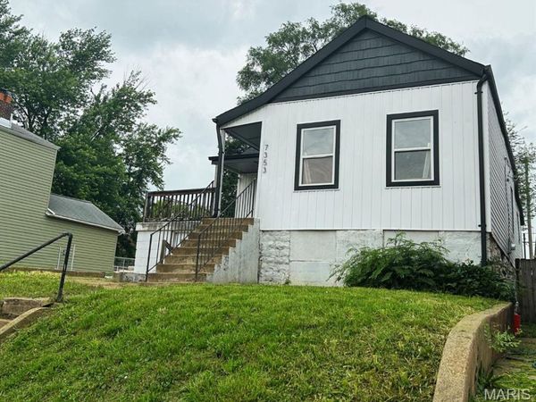 7353 Virginia Avenue, St Louis, MO 63111