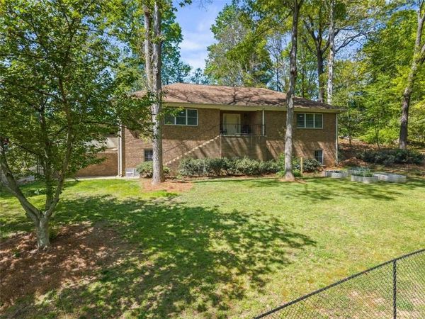 725 Nix Drive, Gainesville, GA 30501