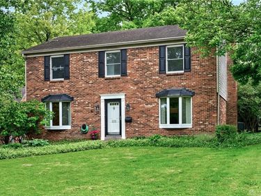 222 Wisteria Drive, Oakwood, OH 45419