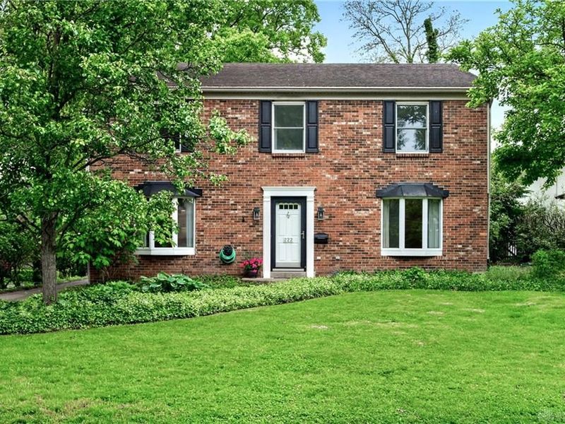 222 Wisteria Drive, Oakwood, OH 45419 Photo 2