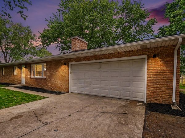 827 E Park Drive, Niles, MI 49120