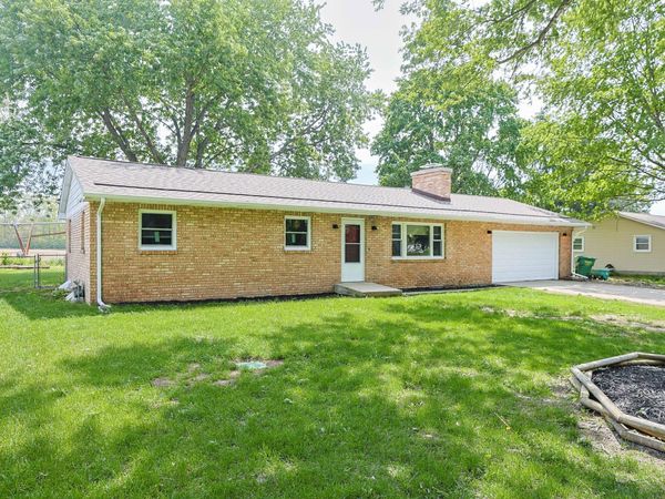 827 E Park Drive, Niles, MI 49120