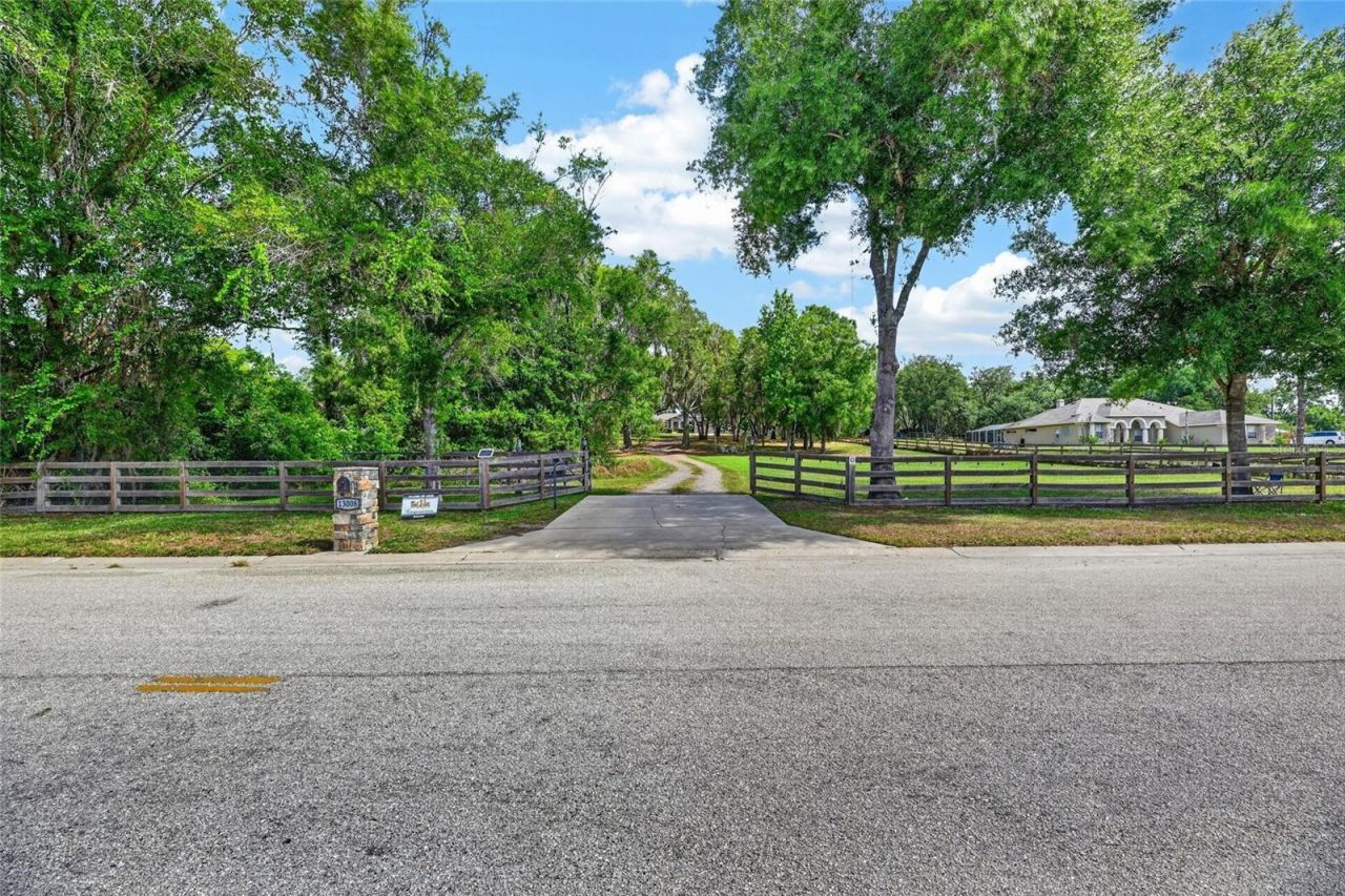 13008 Shadow Run Boulevard, Riverview, FL 33569 Photo