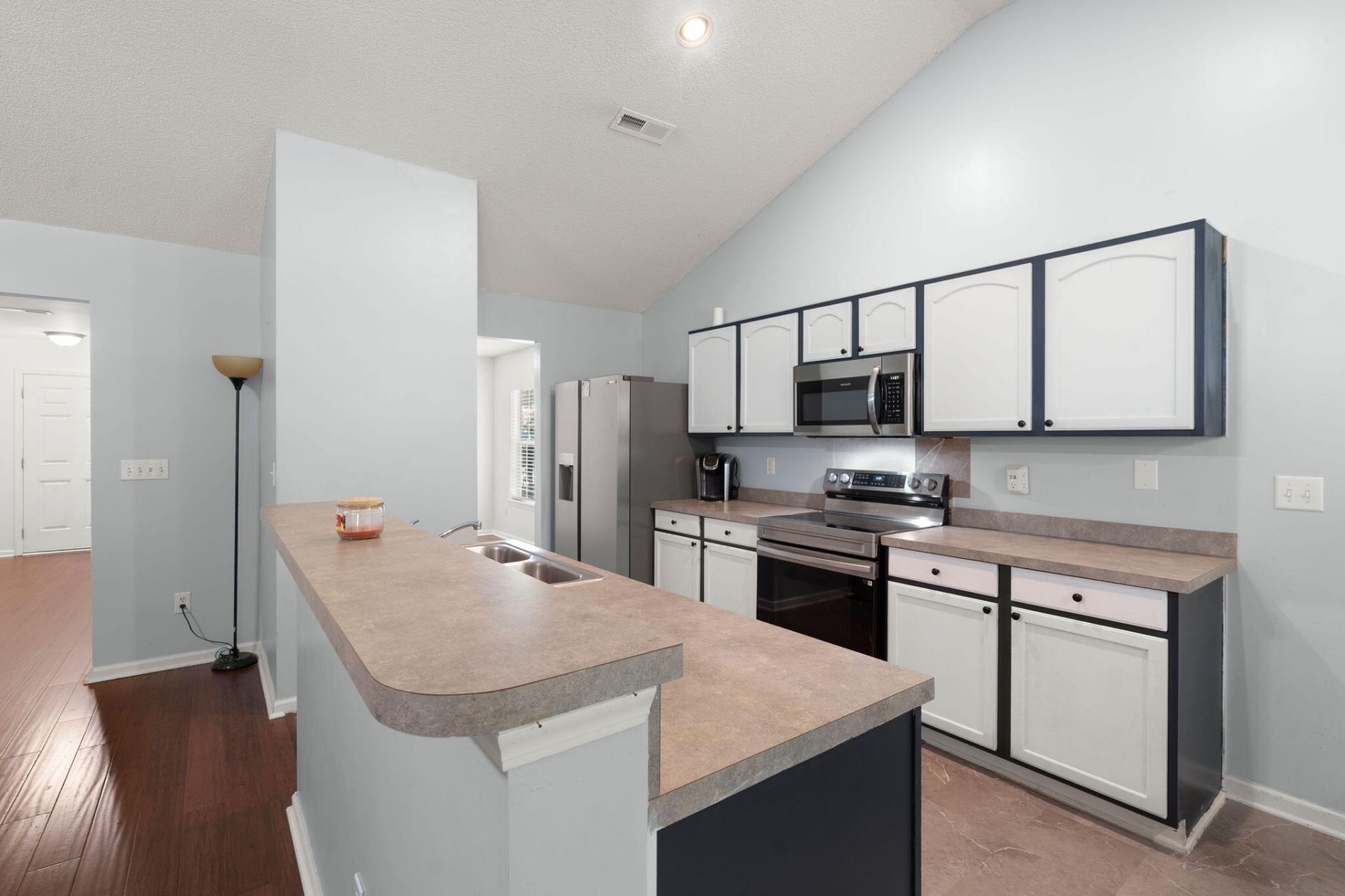 5114 Thornton Drive Photo 10