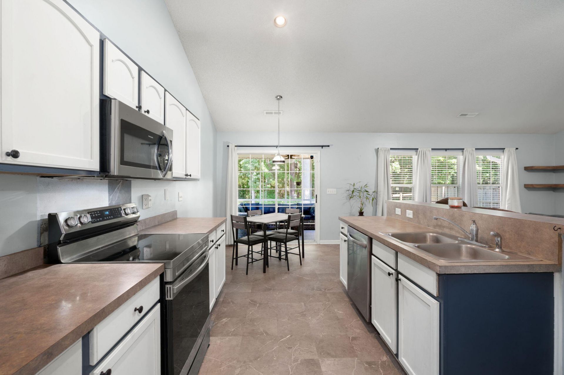 5114 Thornton Drive Photo 11