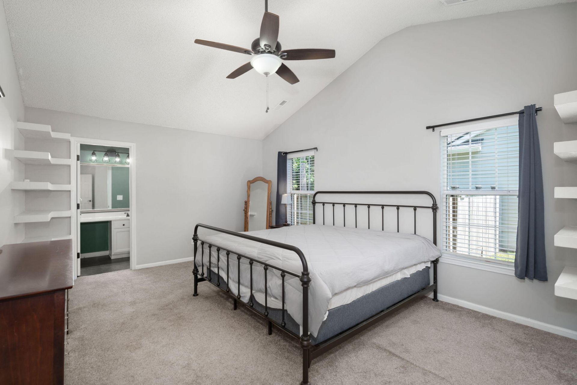 5114 Thornton Drive Photo 20
