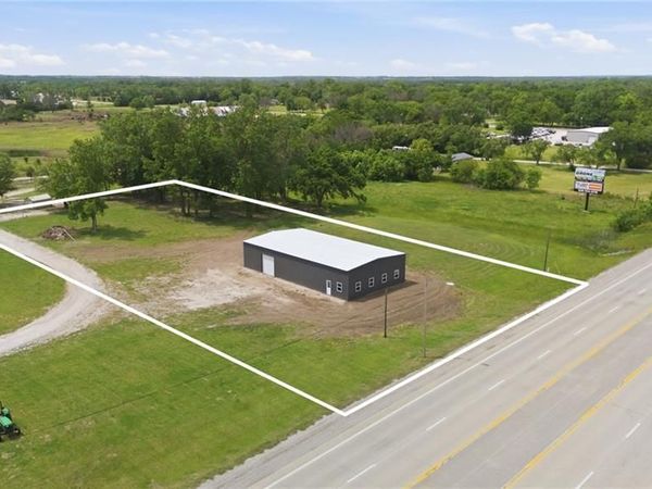 311 E 1st Street, Iola, KS 66749