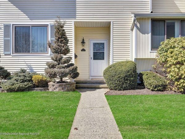 415 Middlewood Road, Middletown, NJ 07748