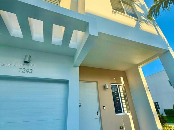 7243 NW 103rd Path , Doral, FL 33178