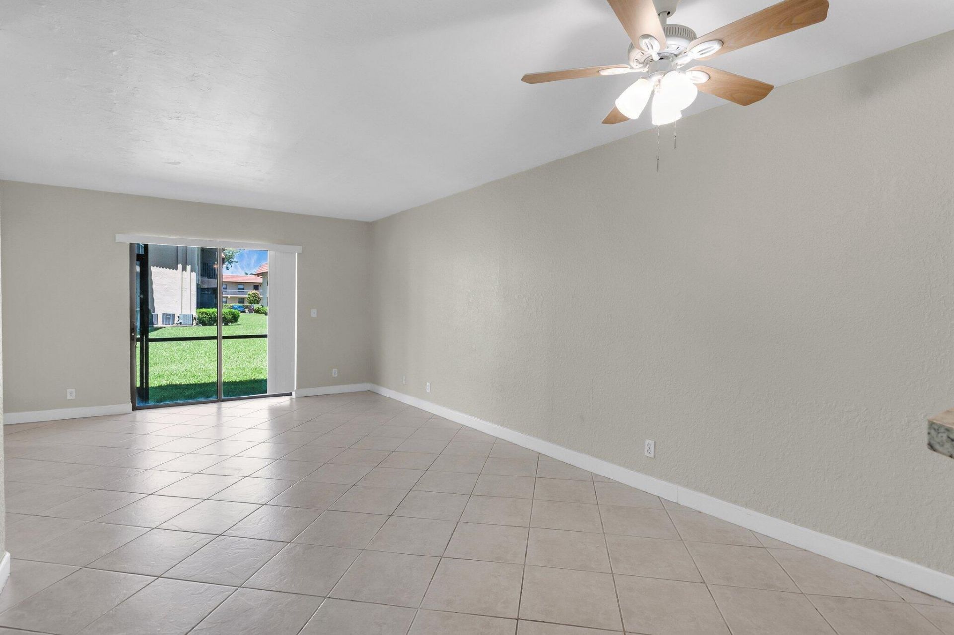 21911 Lake Forest Circle, Unit 103, Boca Raton, FL 33433 Photo