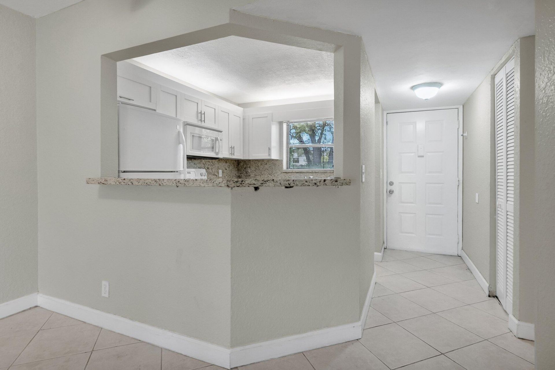 21911 Lake Forest Circle, Unit 103, Boca Raton, FL 33433 Photo