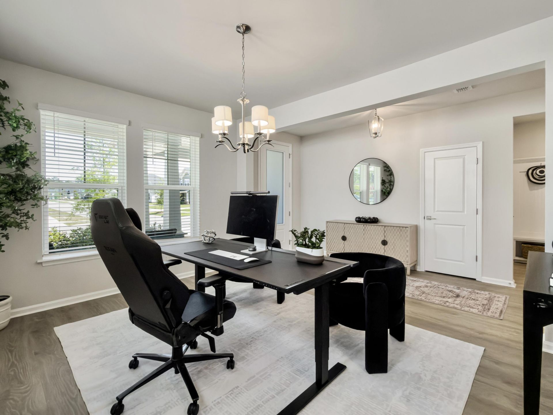 468 White Magnolia Street Photo 10