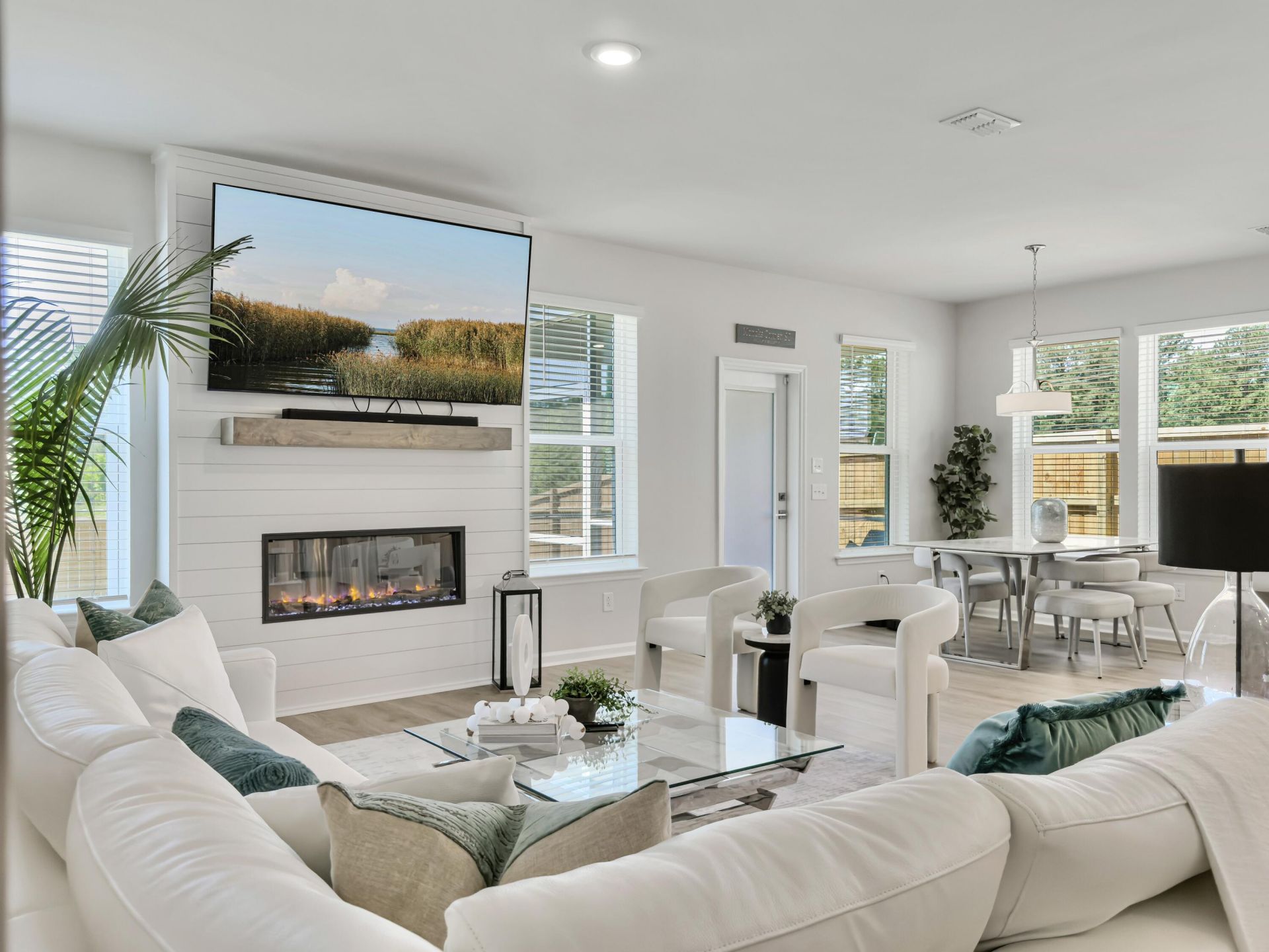 468 White Magnolia Street Photo 14