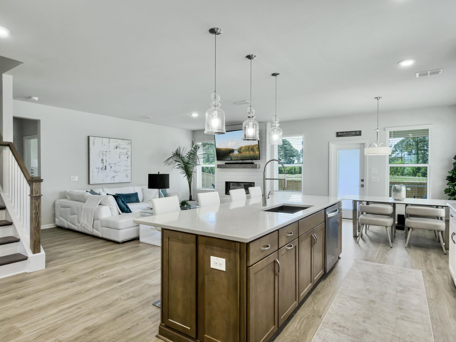 468 White Magnolia Street Photo 26